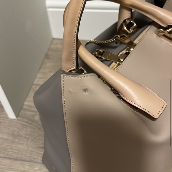 Chloé Baylee Tote Bag
In Grey & Cream - Picture 4 of 10